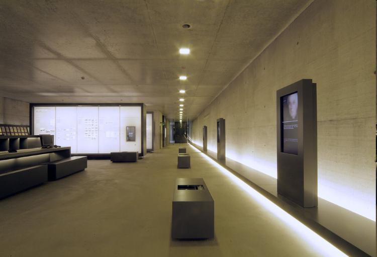 天津美术馆展览厅（四层展览厅的展柜、展台）