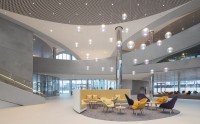 科技感十足！看德国设计师如何打造高端又实用的办公空间